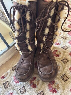 Ugg- Women's Brown Shearling-Lined Lace-Up Winter Boots